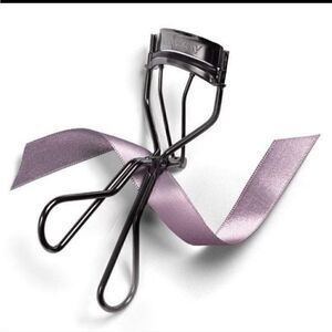 MARY KAY EYELASH CURLER - NEW!